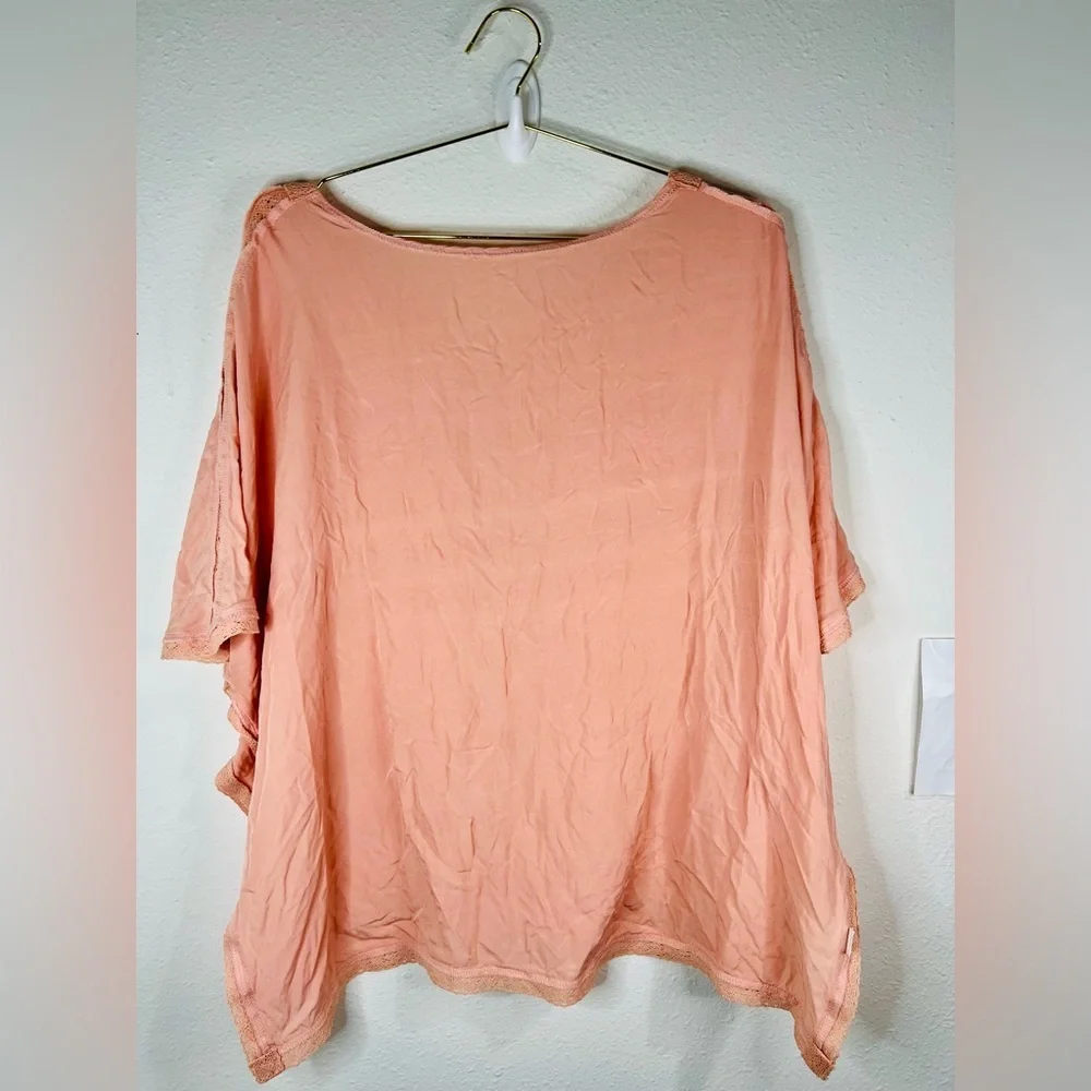Boho Women’s Peach V-Neck Tunic Top One Size Lightweight Lace Trim 26” - Picture 6 of 6